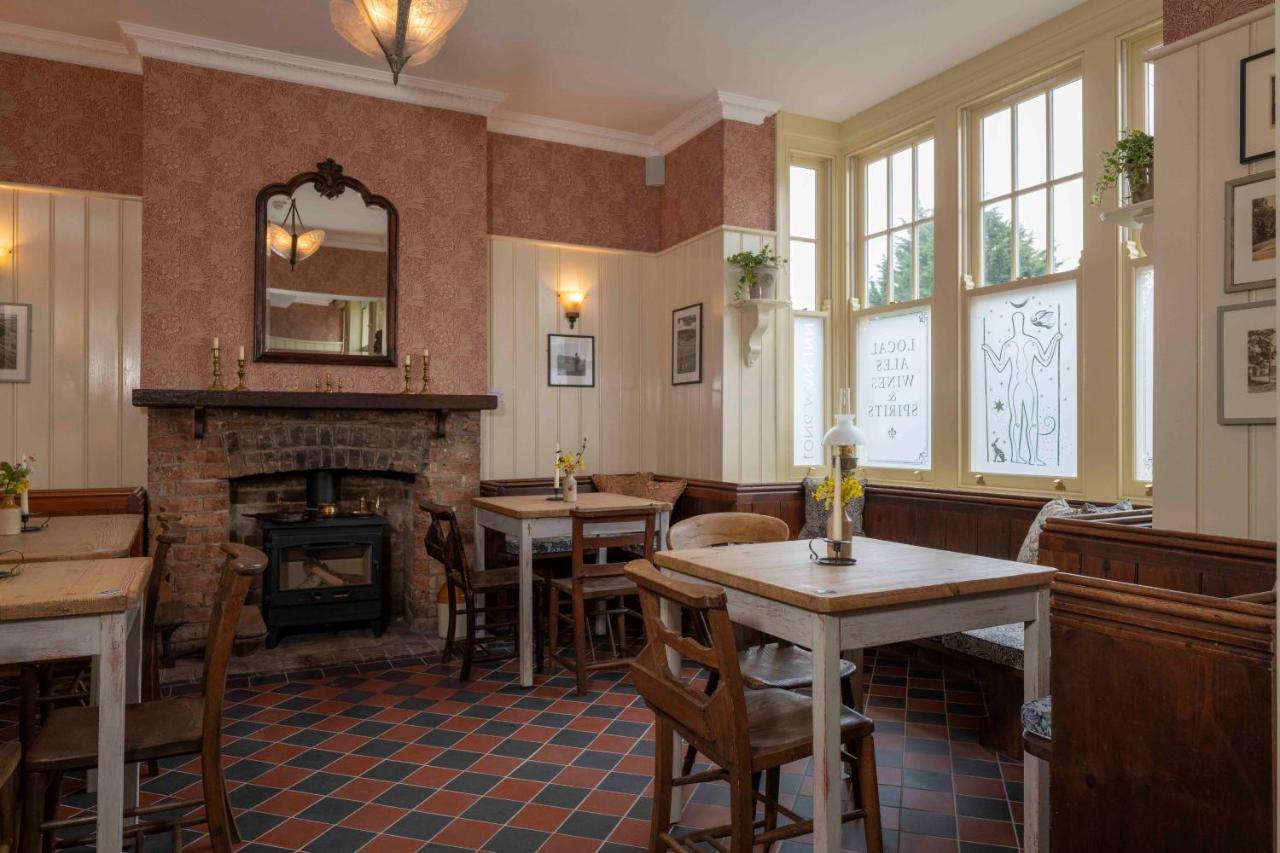 Long Man Bed & Breakfast